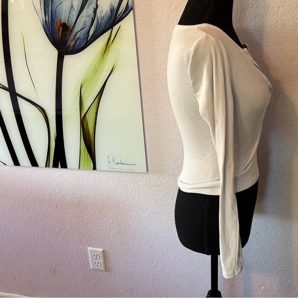 white shirt size small - Picture 2 of 4